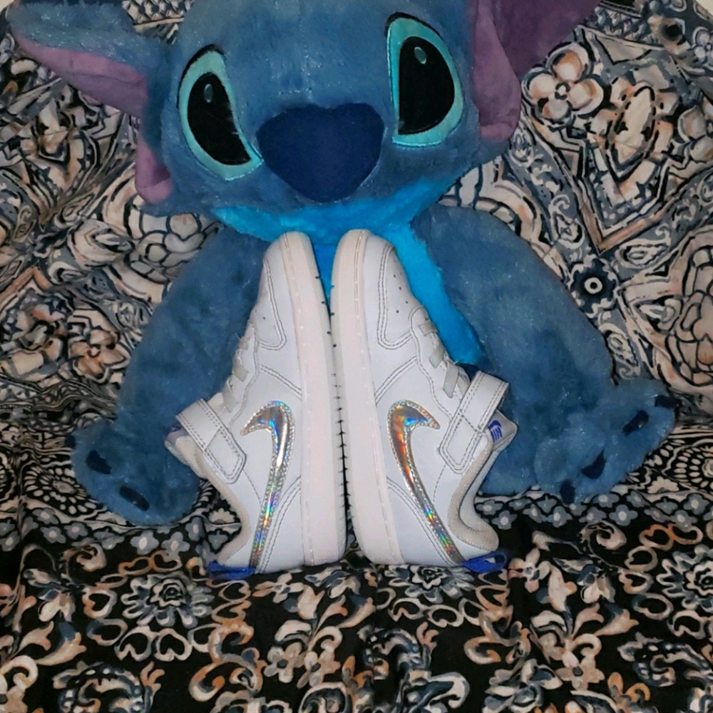 Infant Nike Court Borough low